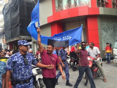 އިދިކޮޅު ފަރާތްތަކުން ކުރިއަށްގެންދިޔަ ސިޔާސީ ހަރަކާތެއް މިއަދު ވެސް ހުއްޓުވައިފި