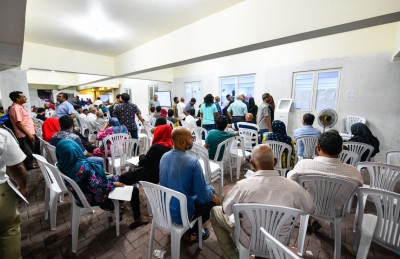 ހައުސިންގެ މުވައްޒަފުން އޭސީސީ އަށް: "ގޯތި ދޭން އުޅެނީ ވަކި ބަޔަކަށް، ހުއްޓުވައިދީ!"