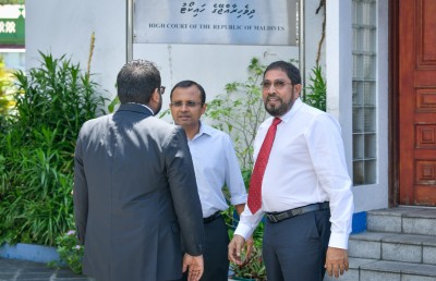 ގާސިމްގެ ޣައިރު ހާޒިރުގައި ހުކުމް ކުރެވޭނެ ކަމަކަށް ނުދެކެން: ދައުލަތް
