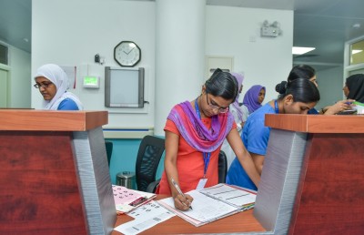 ބިދޭސީ ޑޮކްޓަރުންނާއި ނަރުހުން މަދު ކުރެވިފައެއް ނުވޭ: އޮޑިޓް