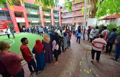 ރައްޔިތުންގެ ނިންމުމާ ކުޅެން ނޫޅުއްވާ!