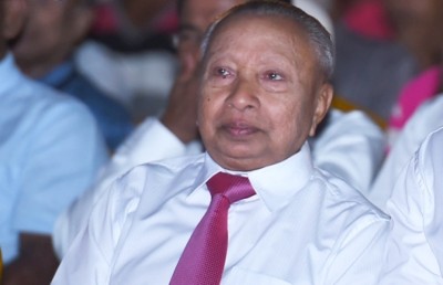 އުމަރު ޒާހިރުގެ އަނބިކަނބަލުން އަވަހާރަވެއްޖެ