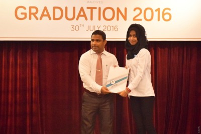 ބަނޑޮސް ރިސޯޓުން ހިންގި ހަތަރު ޕްރޮގްރާމެއްގެ ބައިވެރިންނަށް ސެޓްފިކެޓް ދީފި