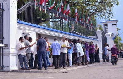 އަނގޮޓި ގެނައީ ޝަރީފް: ވަކީލުން، ސިއްރު ހެއްކާ މެދު ގޮތެއް ނިންމުން މާދަމާ ހެނދުނު