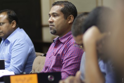 އަބުރުގެ ބިލް އަވަސް އަރުވާލައިގެން ފާހެއް ނުކުރާނަން: ކޮމެޓީ މުގައްރިރު