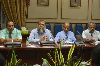 އަބުރުގެ ބިލަށް ފިގުހު އެކަޑަމީން ތާއީދުކުރޭ، ނަމަވެސް ދީނާ ހިލާފު ގާނޫނުތައް ނުހެދުމަށް ނަސޭހަތްތެރިވި!