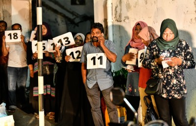 މާދަމާ ކޯޓަށް ވަންނަން މިހާރުވެސް ކިއޫގައި