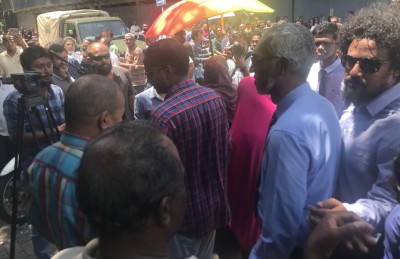 މިނިސްޓަރު މުއިއްޒާ މަގުމަތިން ދިމާކޮށްލައިފި
