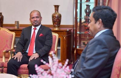 ޝަރީފްގެ ރިޓުވީޓަކުން ރައީސް ޔާމީނަށް ބޮޑު ތުހުމަތެއް!