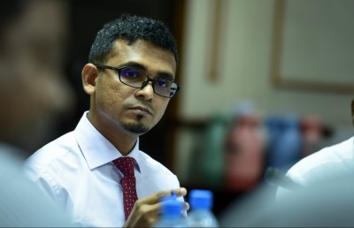 އިލެކްޝަންސް ކޮމިޝަނުން ނާޖައިޒު ފައިދާތަކެއް ނެގި: މުނައްވަރު