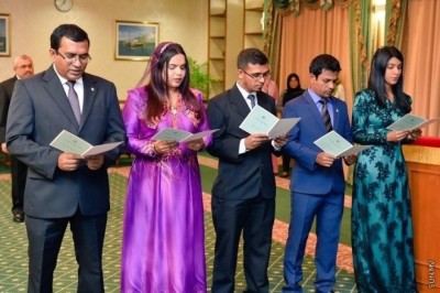 ފަސް ވަޒީރަކަށް ރުހުން ދިނުމަށް ކޮމެޓީން ނިންމައިފި