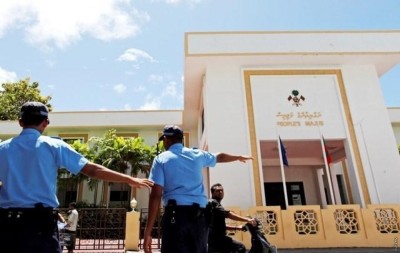 ހޮވި ފަދައިން ވަކިކުރުމުގެ ބާރު ބޭނުން!