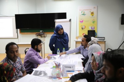 ކީ ސްޓޭޖް ތިނެއް ތަންފީޒު ކުރަން 430 އަށްވުރެ ގިނަ ޓީޗަރުން ތަމްރީން ކޮށްފި