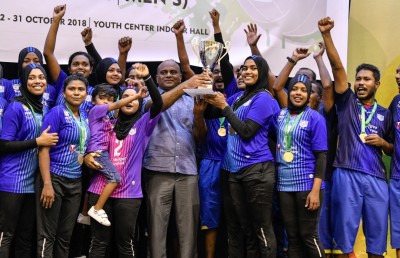 ފޮނަދޫ ބަލިކޮށް ޕޮލިހުން ގައުމީ ތަށި އުފުލާލައިފި