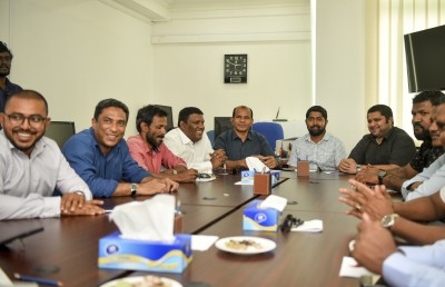 މެމްބަރުންގެ ގޮނޑީގެ މައްސަލައިގެ ބަޔާންތަކުގައި ސޮއިކޮށްފި