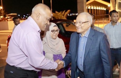 މައުމޫން، ބޭސްފަރުވާއަށް މެލޭޝިއާގައި