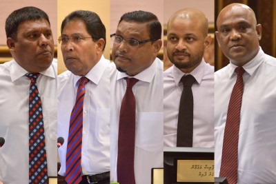 މުޒާހަރާ ކުރުން ހަނިކުރުމާ ދެކޮޅަށް ގާސިމާއެކު ސަރުކާރުގެ ހަތަރު މެމްބަރަކު ވޯޓު ދެއްވައިފި
