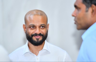 ފާރިސަށް އިއްވި ހަތަރު މަހުގެ ޖަލު ހުކުމުން އޭނާ ސަލާމަތްވެއްޖެ