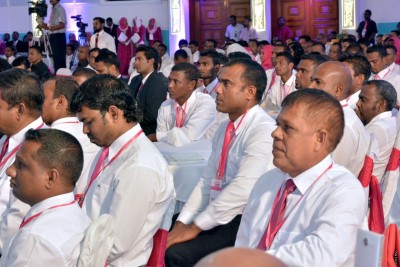 އިނގިލީގެ ނިޝާން ހުށަނާޅާ މެމްބަރުން ޕާޓީން ވަކިވާ އިސްލާހު ކޮމެޓީން ފާސްކޮށްފި