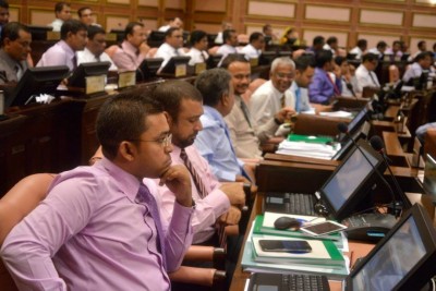 ކައުންސިލަރުންގެ އަދަދު މަދުކުރާ އިސްލާހު ބަލައިގެންފި