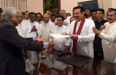 ރާޖަޕަކްސާގެ ކެބިނެޓް އެކުލަވާލައި މަސައްކަތް ފައްޓަވައިފި