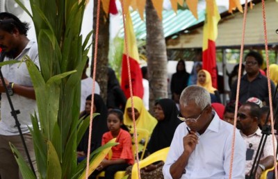 އިބޫގެ ކެބިނެޓާ މެދު ސަޕޯޓަރުންގެ ނުތަނަވަސްކަން!