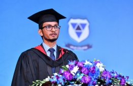 ވިލާ ކޮލެޖުން ހިންގާ ޔޫކޭގެ ޔޫވީ ކޯސްތަކުން 319 ދަރިވަރުން ގްރެޖުއޭޓްވެއްޖެ