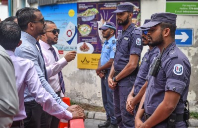 ޒިންމާ ކުރުވެން ވާނެ! ޒިންމާ އުފުލަން ވެސް ޖެހޭނެ!