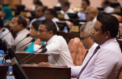 ރައީސް ޔާމީން މަގާމުން ވަކިކުރުމުގެ މައްސަލަ ކުރިއަކަށް ނުގެންދެވޭނެ: މޫސަ