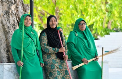 އިސްލާމީ މަރުކަޒު ޗާލުކޮށްދޭ އަންހެންވެރިން