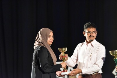 އަލްކައުން މަދަހަ މުބާރާތް ރަޒާ ކާމިޔާބުކޮށްފި