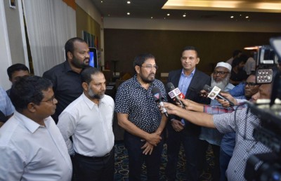 ނާޒިމް، ޖުމްހޫރީ ޕާޓީއާ ގުޅިވަޑައިގަންނަވަން ނިންމަވައިފި