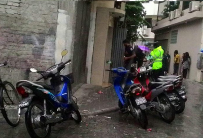10 ބުރީގެ އިމާރާތަކުން ވެއްޓި ދުވަސްވީ މީހަކު މަރުވެއްޖެ