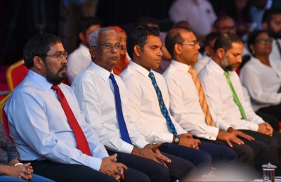 އެއްބަސްވުމުގައި މައުމޫނަށް ސޮއި ނުކުރެއްވުނީ ޖަލުގައި ހުންނެވުމުން