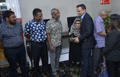 ނާޒިމް، ޖުމްހޫރީ ޕާޓީއާ ގުޅިވަޑައިގަންނަވަން ނިންމަވައިފި