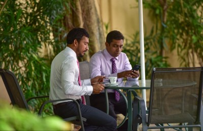65 އަހަރު ވުމުން ރައީސް ކަމަށް ކުރިމަތި ނުލެވޭ އިސްލާހު ބާތިލްކުރަން މަޖިލީހަށް