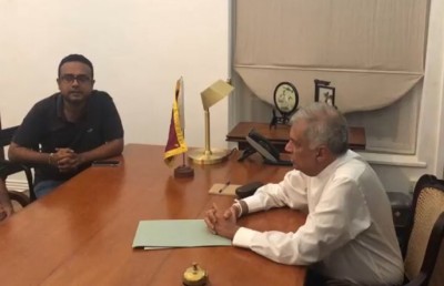 ޑިޕިއުޓީ މިނިސްޓަރަކު ސަރުކާރުން ވަކިވެ ރަނިލްއާ ގުޅިއްޖެ