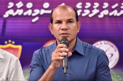 އެއް ލައްކަ ކަޕް ހުޅުވުން އައްސޭރި އާއި ޔަންގްސްޓާސް އަށް