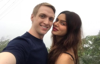 ޓީވީ ބަތަލާ އާޝްކާ ގޮރާޑިއާ ރާއްޖޭގައި