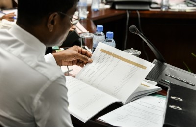 ބަޖެޓުގެ އަކުރަކަށް ވެސް ބަދަލެއް ނުގެންނަން: މުނައްވަރު