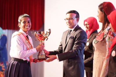 އިސްކަންދަރު ސްކޫލުގެ އެންމެ މޮޅު ދަރިވަރަކަށް އަޒްހާ