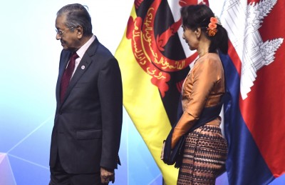 ރޮހިންޖާ މުސްލިމުންނާ މެދު ސޫކީ ކަންތައް ކުރިގޮތް ބަލައިނުގަނެވޭނެ: މަހާތިރު