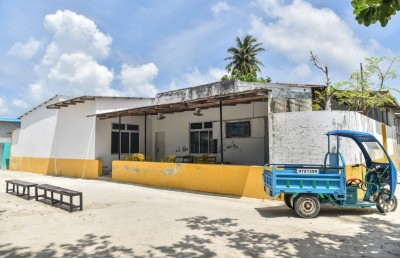 އިބޫގެ ކިބައިގައި ބައްޕަގެ ޝަހުސިއްޔަތު
