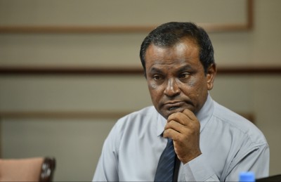ހިއްކާފައި ހުރި ބިންތައް ވިއްކައިގެން އާމްދަނީ ހޯދަން ޖެހޭ: ބައެއް މެމްބަރުން