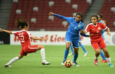 ކޮލިފައިންގައި އަންހެން ފުޓްބޯޅަ ޓީމަށް ކުރިއެރުން