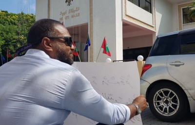 އަބްދުﷲ ސައީދަށްޓަކައި ކޮއްކޮ، އެކަމަކު އަޑުއަހާނެ މީހަކު ނެތް!