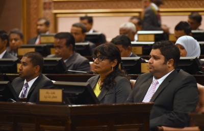 މަޖިލީހުގެ ބައެއް މެމްބަރުން އިސްތިއުފާ ދެއްވަނީ