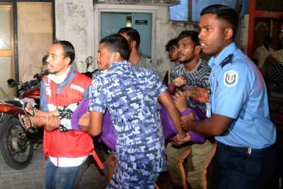 ގެ އަނދައި 14 މީހުން ވަގުތީ ހިޔަލުގައި