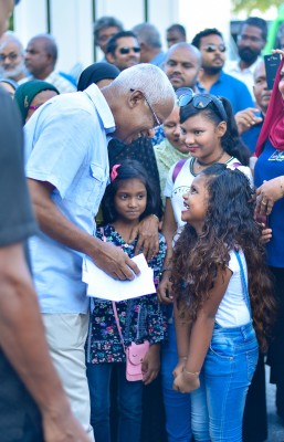 އިބޫ އަށް ޚާއްސަ ޝުއޫރުތަކެއް: "މިތިބީ، އުއްމީދުގައި،"!