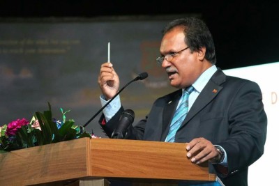 ދަރިވަރުން އުޅެންވީ ގޮތުގެ މިސާލު ޝަމީމް ދައްކަވައިދެއްވީ "އިސްކުރަކުން"